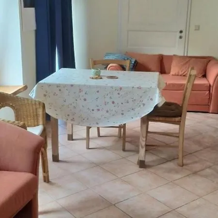 Apartment Neu Im Mit Idyllischem Innenhof Und Naturgarten Mesekenhagen