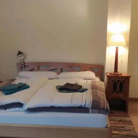 Apartment Neu Im Mit Idyllischem Innenhof Und Naturgarten *