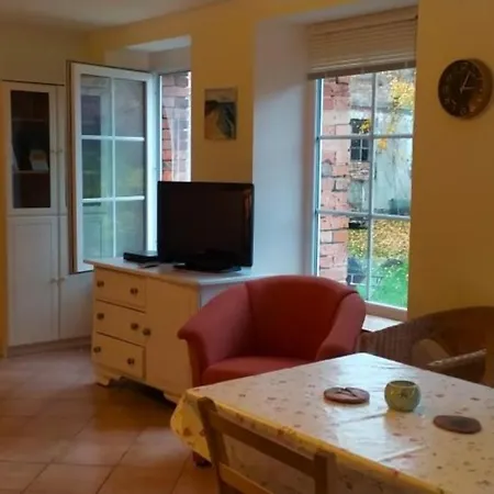 Neu Im Mit Idyllischem Innenhof Und Naturgarten *