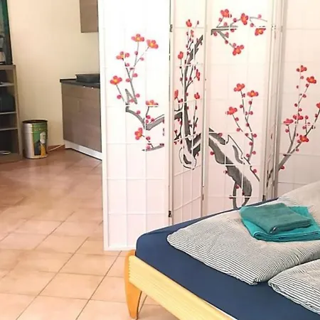 Neu Im Mit Idyllischem Innenhof Und Naturgarten Mesekenhagen