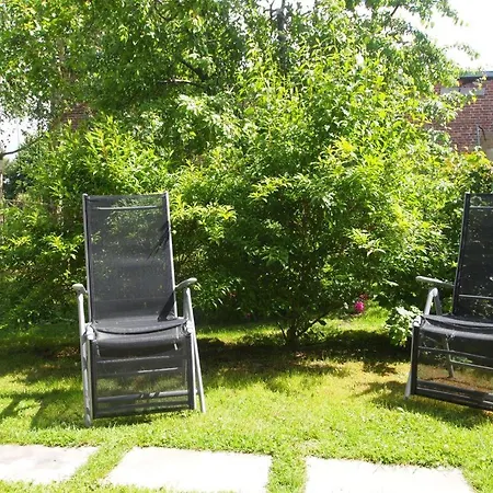 Apartment Neu Im Mit Idyllischem Innenhof Und Naturgarten Mesekenhagen