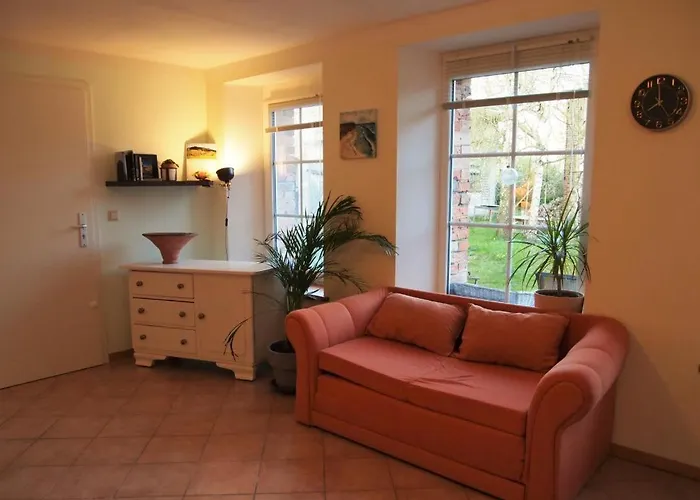 Neu Im Mit Idyllischem Innenhof Und Naturgarten * Mesekenhagen