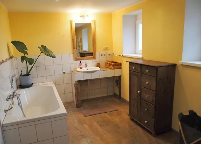 Neu Im Mit Idyllischem Innenhof Und Naturgarten