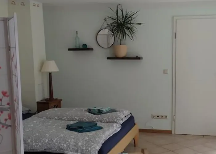 Neu Im Mit Idyllischem Innenhof Und Naturgarten * Mesekenhagen