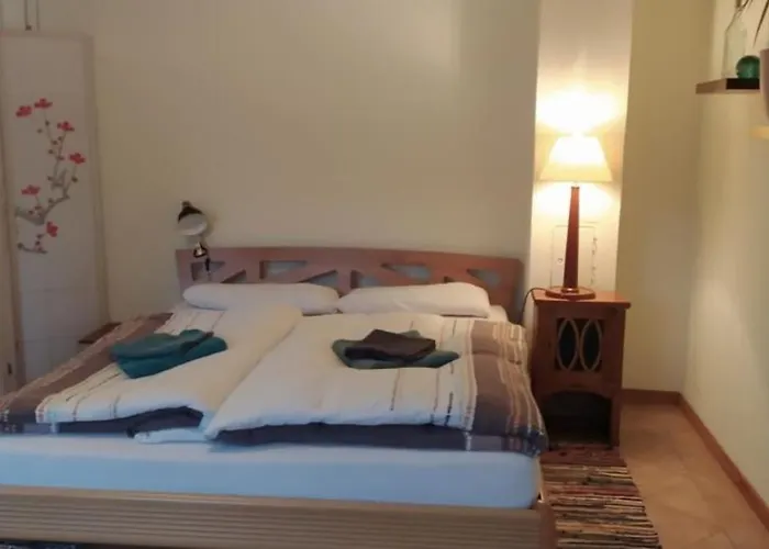 Appartement Neu Im Mit Idyllischem Innenhof Und Naturgarten *