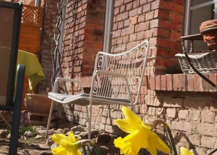 Appartement Neu Im Mit Idyllischem Innenhof Und Naturgarten