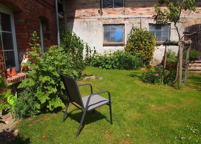 Neu Im Mit Idyllischem Innenhof Und Naturgarten Appartement Mesekenhagen